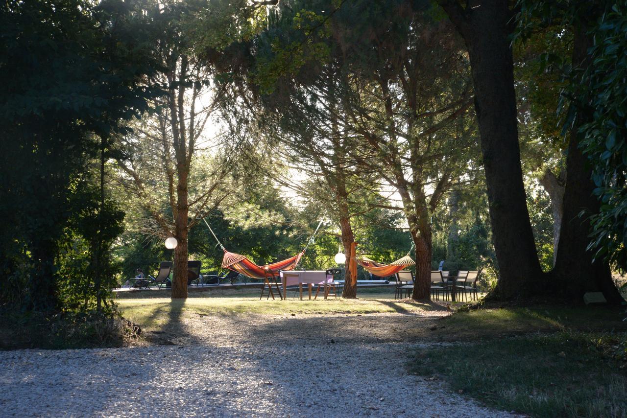 Domaine De Treuillaud Bed and Breakfast Villers-les-Ormes Exteriör bild